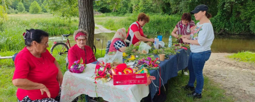 Fotorelacja - wspólne wicie wianków w Teniatyskach